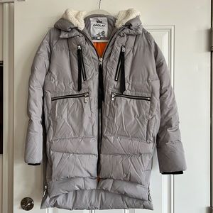“The Amazon Coat” by Orolay double thick down parka size S very good used